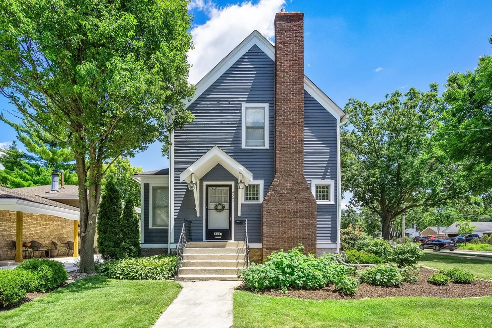 Unit for sale at 4541 Forest Avenue, Downers Grove, IL 60515