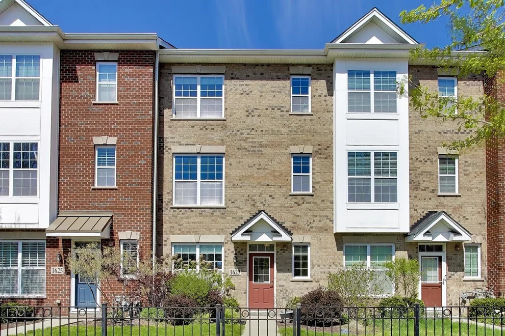 Unit for sale at 1623 Church Street, Evanston, IL 60201