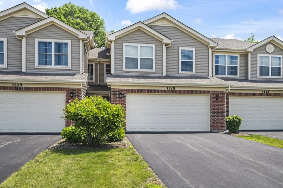 Unit for sale at 1125 WestLake Drive, Cary, IL 60013