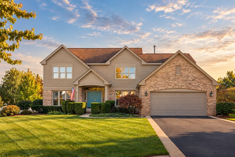 Unit for sale at 931 Ambria Drive, Mundelein, IL 60060