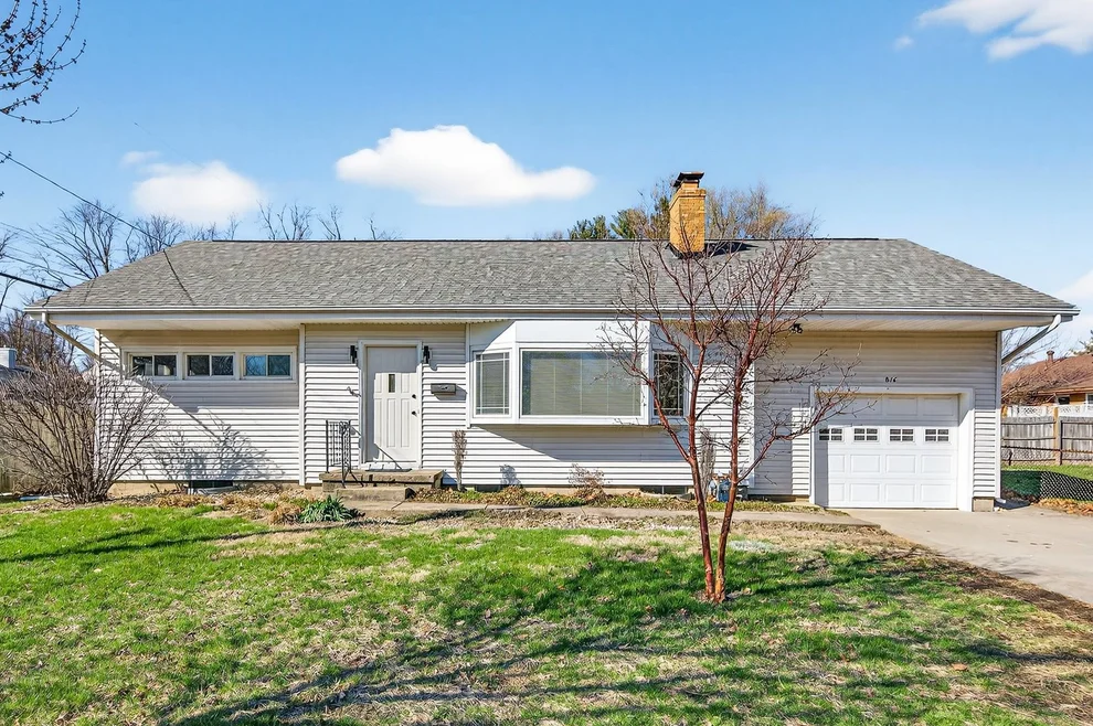 Unit for sale at 816 W College Avenue, Normal, IL 61761