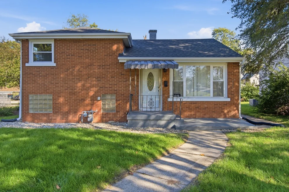 Unit for sale at 1252 S 8th Avenue, Kankakee, IL 60901