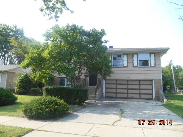 Unit for sale at 1705 Greenwood Avenue, HANOVER PARK, IL 60133