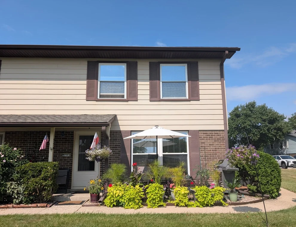 Unit for sale at 779 Pahl Road, Elk Grove Village, IL 60007