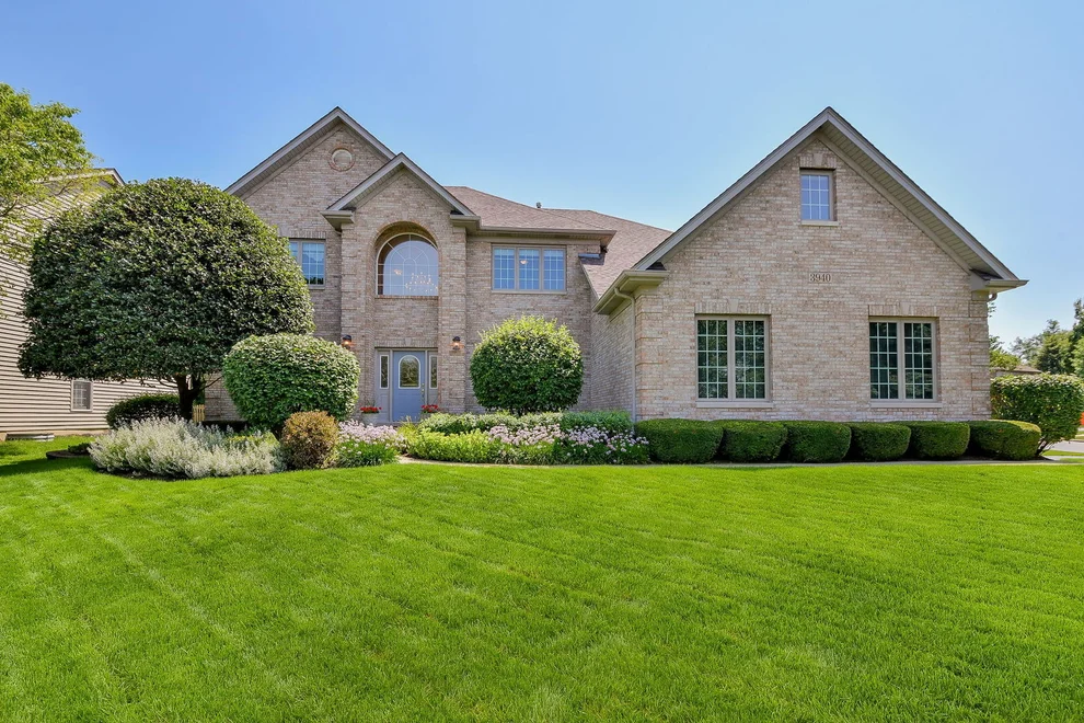 Unit for sale at 3940 Highknob Circle, Naperville, IL 60564