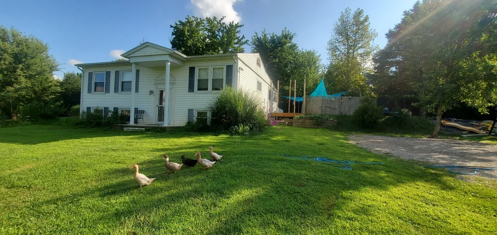 Unit for sale at 1905 Northlake Lane, Carlock, IL 61725