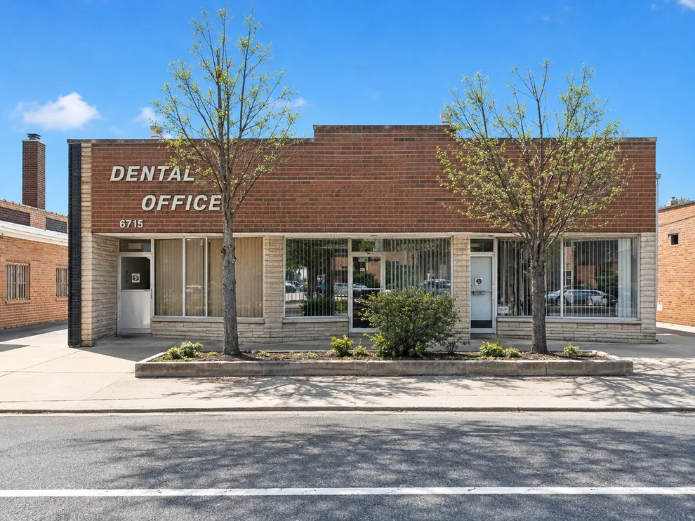 Unit for sale at 6316 N Cicero Avenue, Chicago, IL 60646