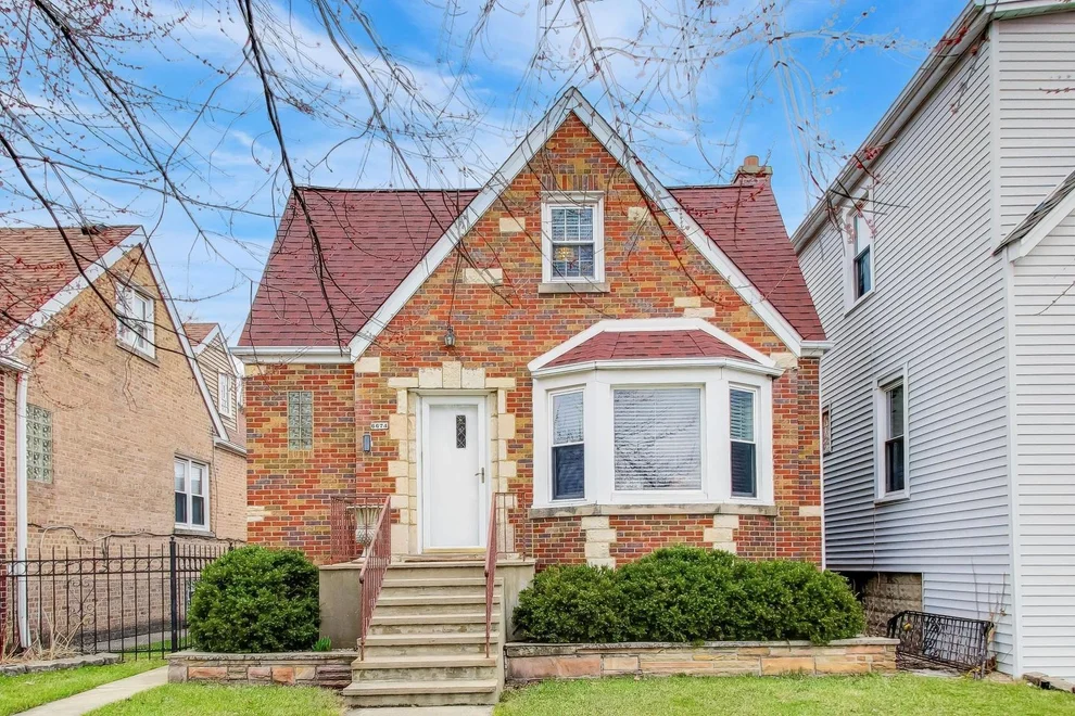 Unit for sale at 6674 W Hayes Avenue, Chicago, IL 60631