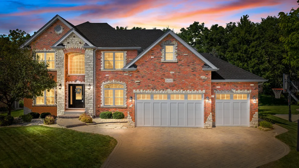 Unit for sale at 26105 Whispering Woods Circle, Plainfield, IL 60585