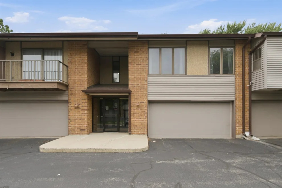 Unit for sale at 801 Oakton Street, Elk Grove Village, IL 60007