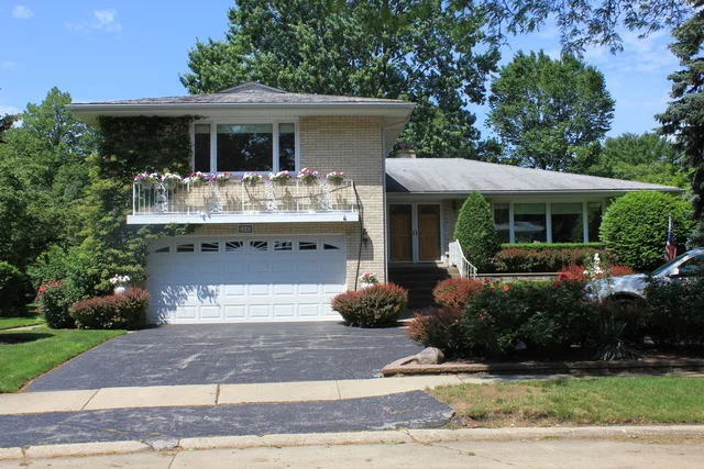 Unit for sale at 2449 CARDINAL Lane, WILMETTE, IL 60091
