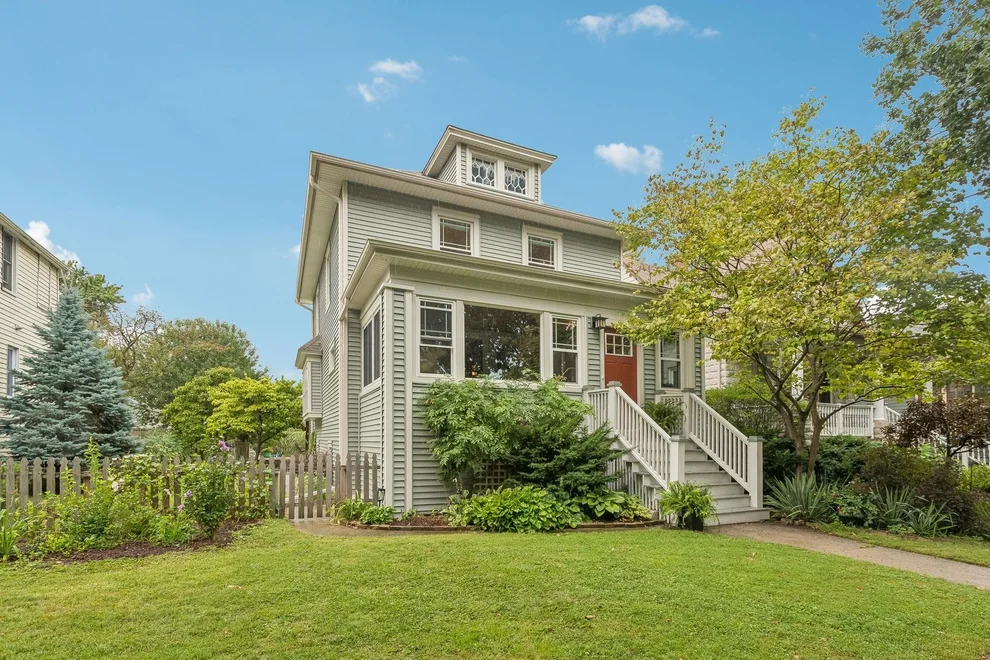 Unit for sale at 815 S Harvey Avenue, Oak Park, IL 60304