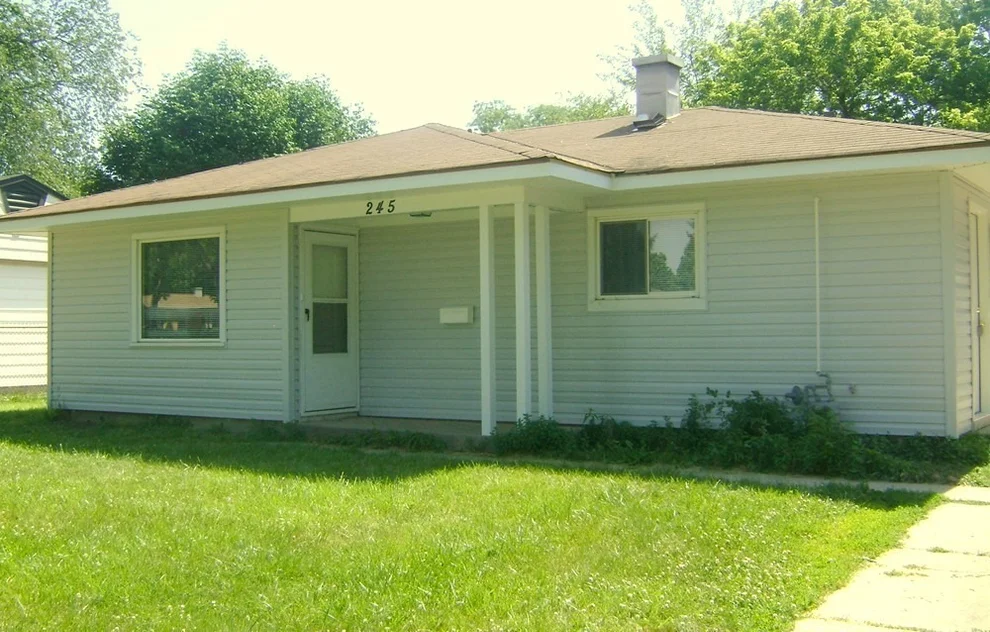 Unit for sale at 245 E Dennis Road, Wheeling, IL 60090