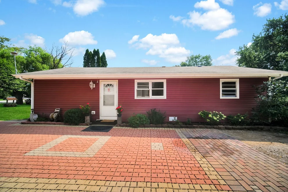 Unit for sale at 28W575 Barnes Avenue, West Chicago, IL 60185