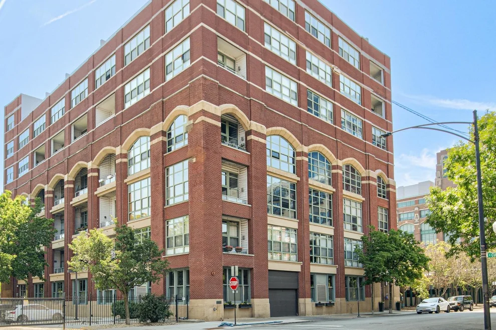 Unit for sale at 2001 S Calumet Avenue, Chicago, IL 60616