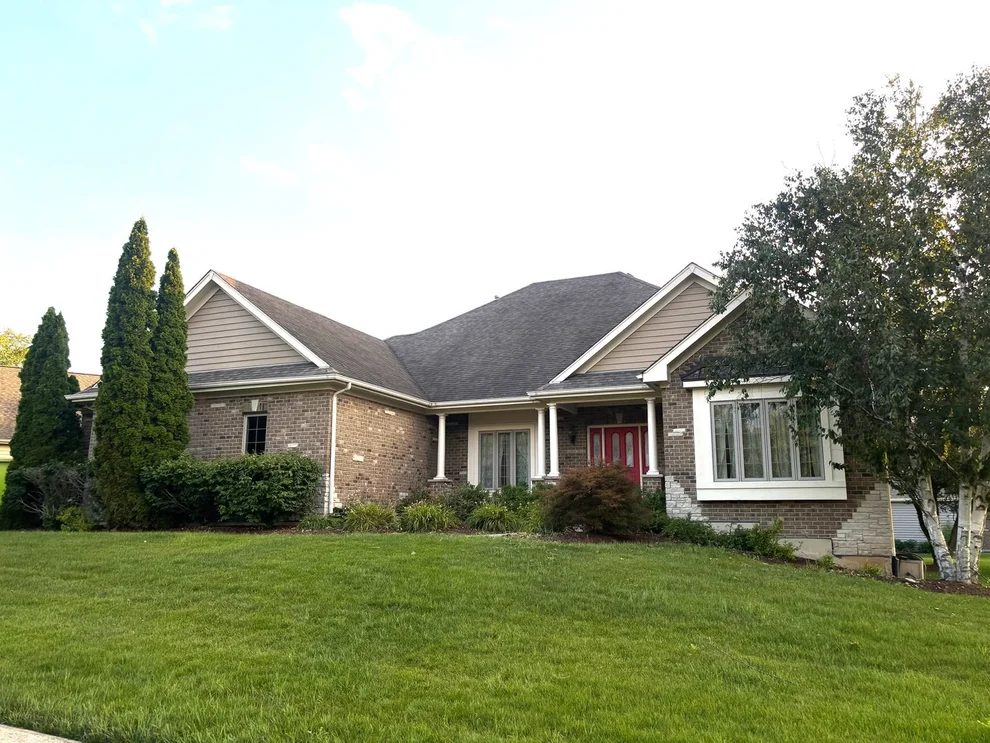 Unit for sale at 720 Evergreen Lane, Sugar Grove, IL 60554