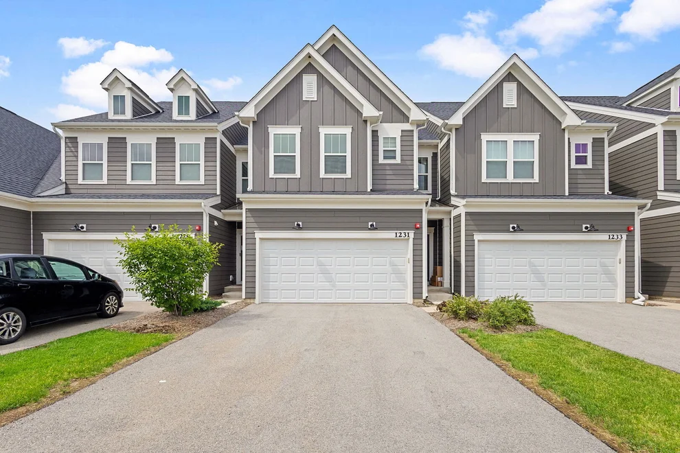 Unit for sale at 1231 Josiah Road, Naperville, IL 60563