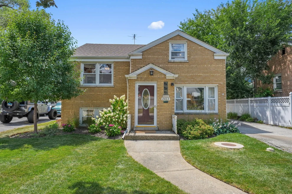 Unit for sale at 2412 S 23rd Avenue, Broadview, IL 60155