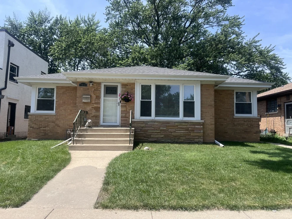 Unit for sale at 7918 Kolmar Avenue, Skokie, IL 60076