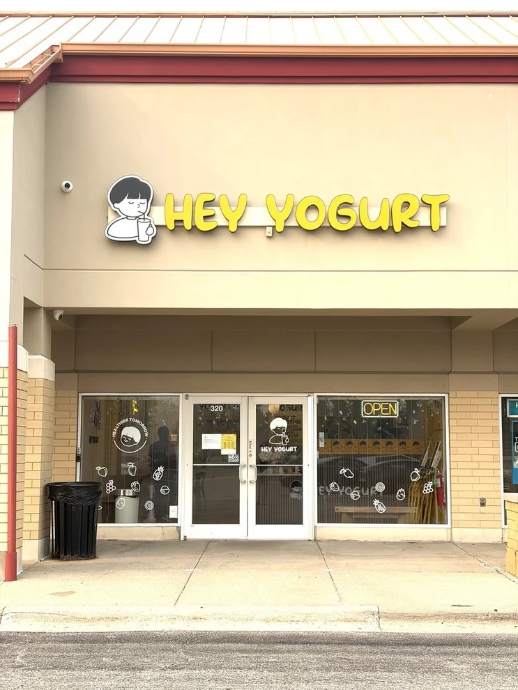 Unit for sale at 320 W Half Day Road, Buffalo Grove, IL 60089
