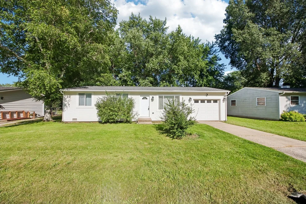 Unit for sale at 2804 Old Oak Drive, McHenry, IL 60050