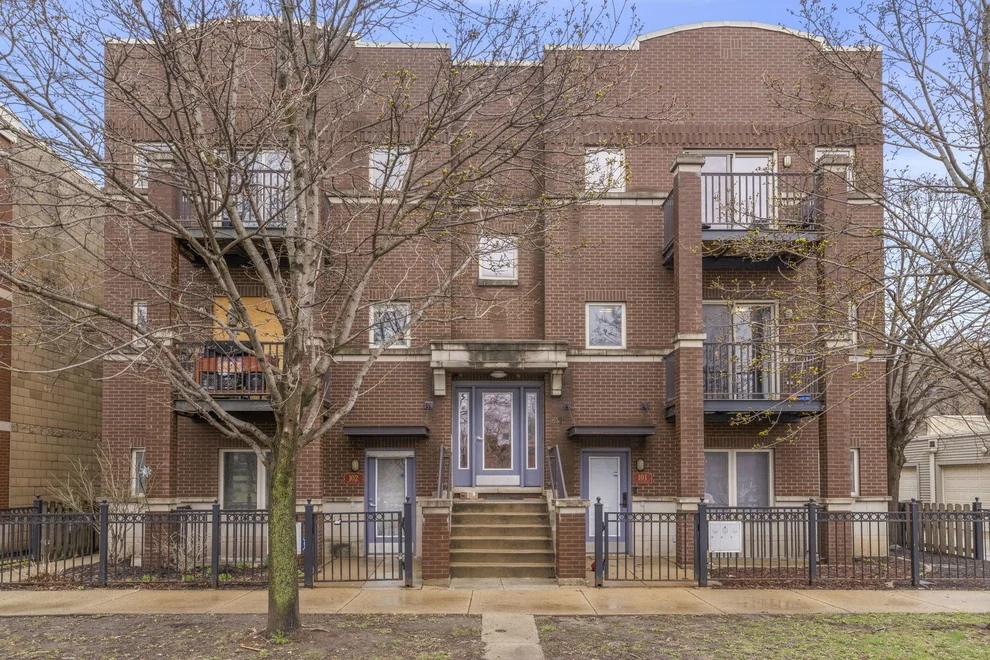 Unit for sale at 915 S Lytle Street, Chicago, IL 60607