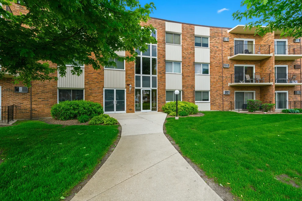 Unit for sale at 9725 S Keeler Avenue, Oak Lawn, IL 60453