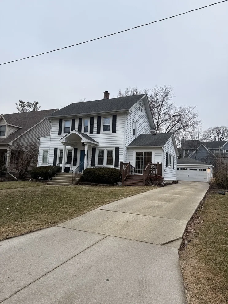 Unit for sale at 5201 Cumnor Road, Downers Grove, IL 60515
