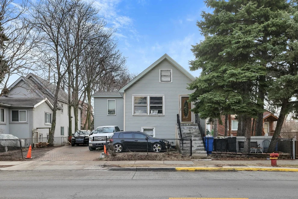 Unit for sale at 4103 N Narragansett Avenue, Chicago, IL 60634