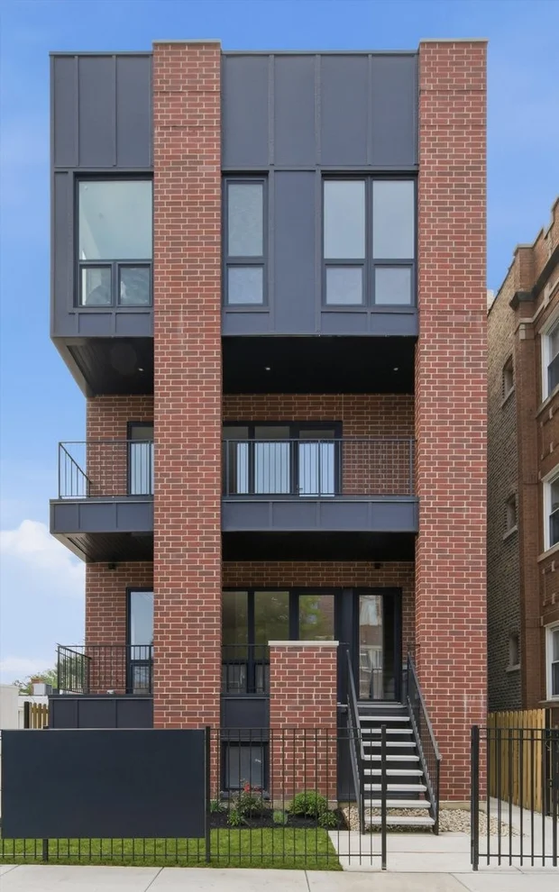 Unit for sale at 6414 N Francisco Avenue, Chicago, IL 60645