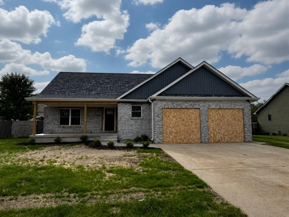 Unit for sale at 870 Crystal Lane, Diamond, IL 60416