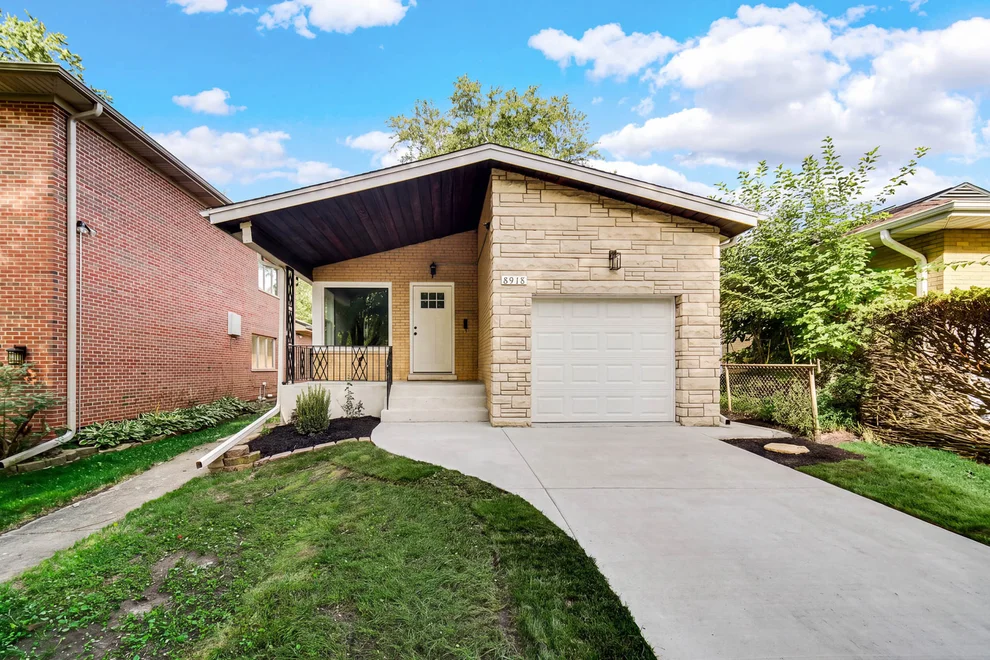 Unit for sale at 8918 Kilpatrick Avenue, Skokie, IL 60076