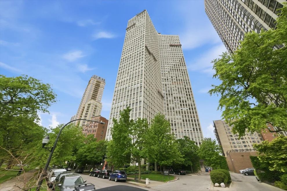 Unit for sale at 2626 N Lakeview Avenue, Chicago, IL 60614
