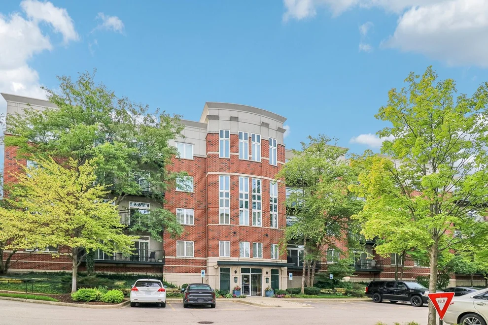 Unit for sale at 860 WEIDNER Road, Buffalo Grove, IL 60089