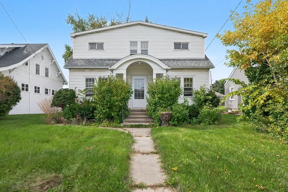 Unit for sale at 1413 N Richmond Road, McHenry, IL 60050