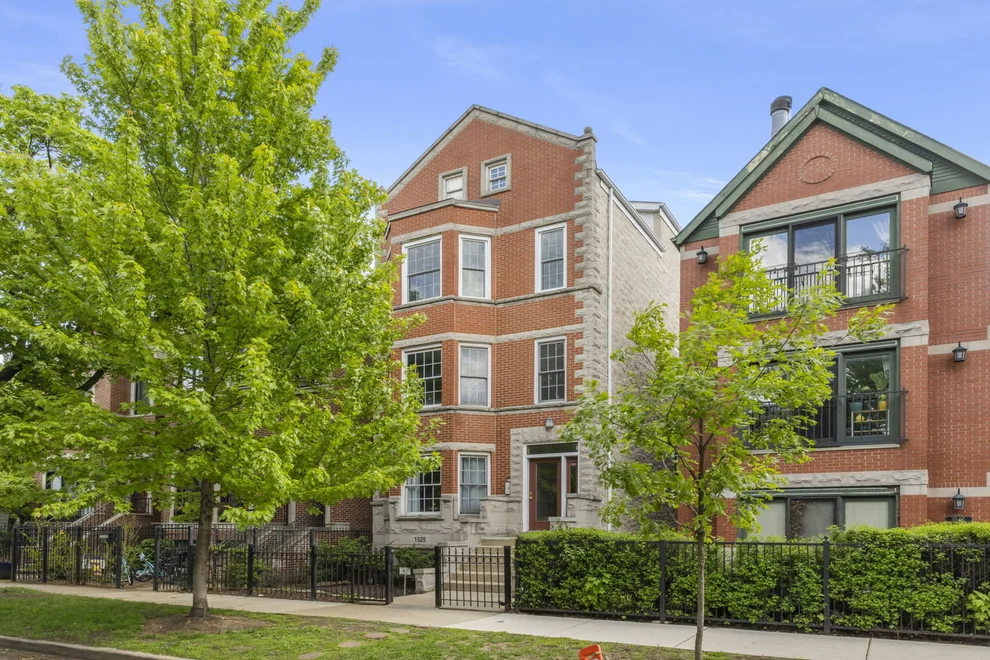 Unit for sale at 1525 W George Street, Chicago, IL 60657