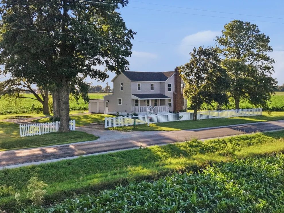 Unit for sale at 10120 N 1000 East Road, Manteno, IL 60950