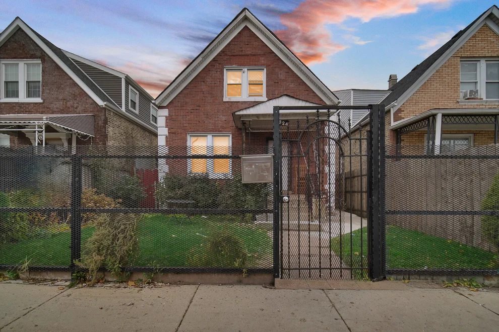Unit for sale at 924 N PULASKI Avenue, Chicago, IL 60651