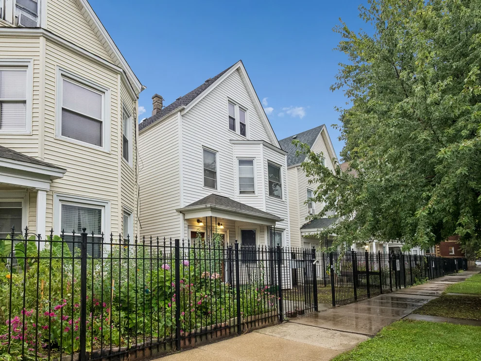 Unit for sale at 2953 N Hamlin Avenue, Chicago, IL 60618