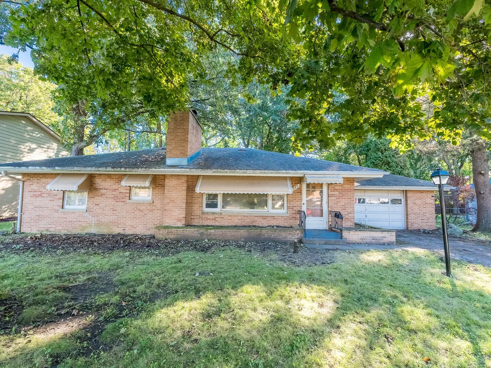 Unit for sale at 1949 Hickory Street, Waukegan, IL 60087