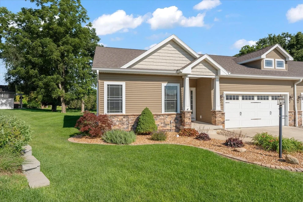Unit for sale at 1806 Lake Ridge Court, Mahomet, IL 61853