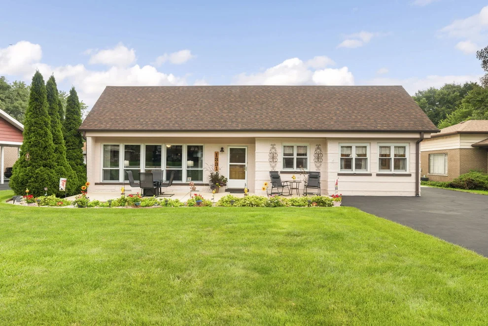 Unit for sale at 1331 S Lombard Avenue, Lombard, IL 60148
