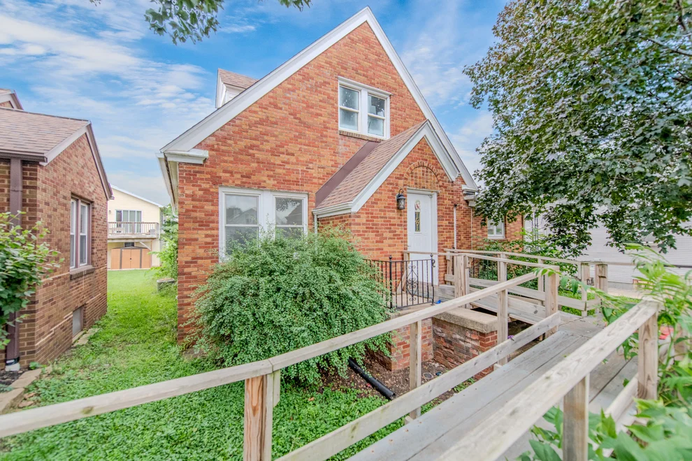 Unit for sale at 217 20th Avenue, Ottawa, IL 61350