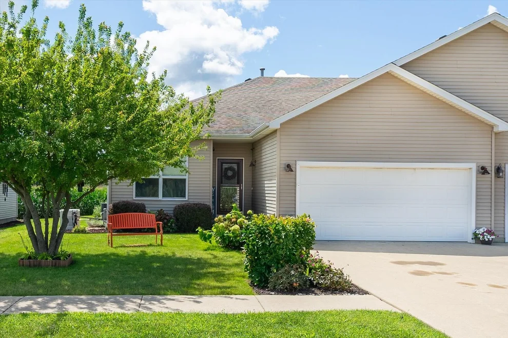 Unit for sale at 364 Ator Drive, Lasalle, IL 61301