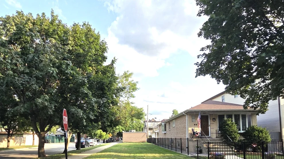 Unit for sale at 501 W 44th Place, Chicago, IL 60609