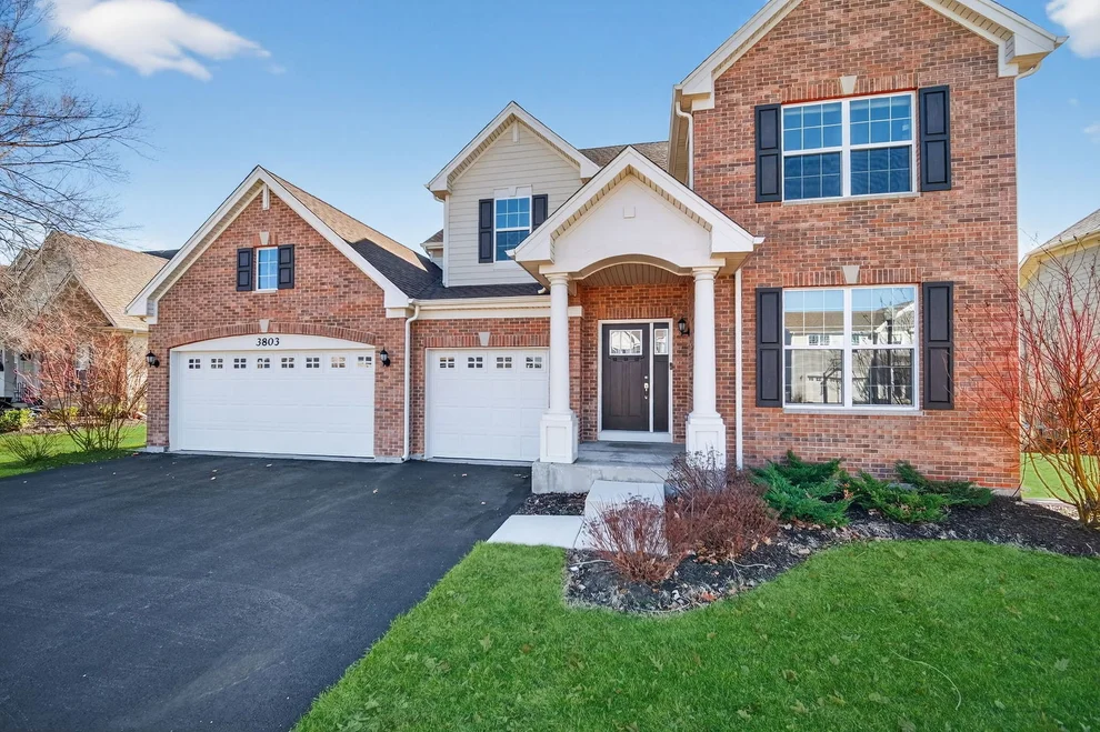 Unit for sale at 3803 Ivy Lane, Elgin, IL 60124