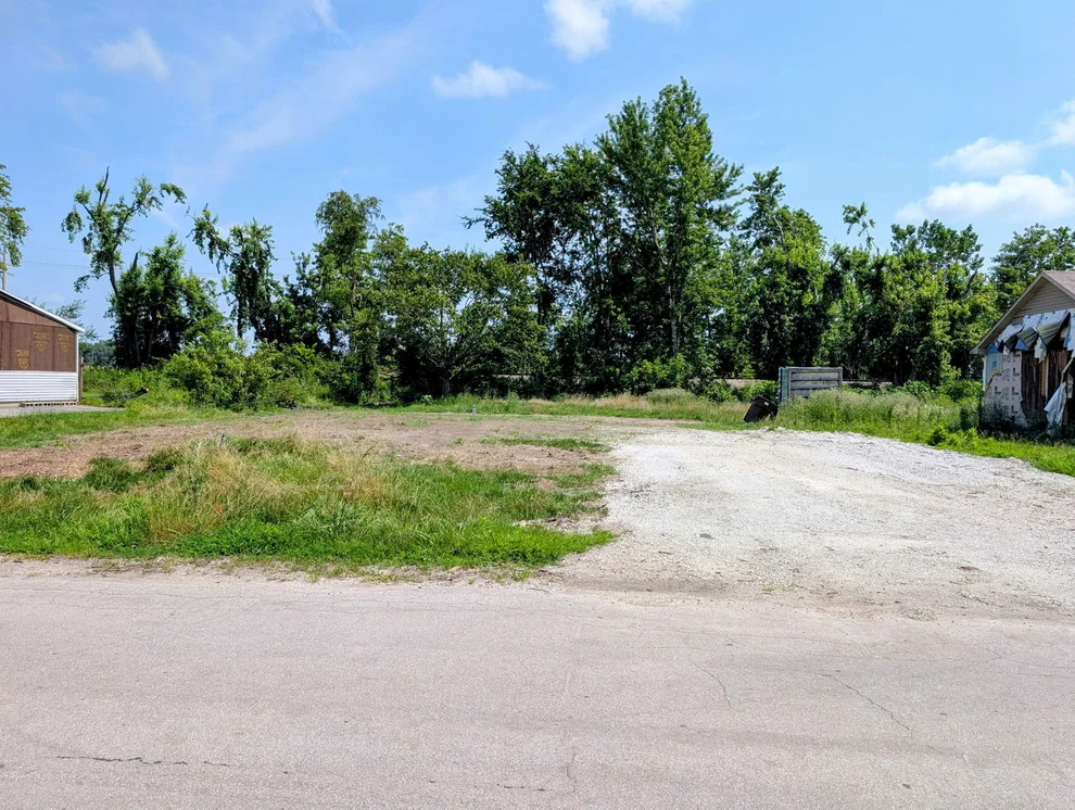 Unit for sale at 87 Strasma East Drive, Kankakee, IL 60901