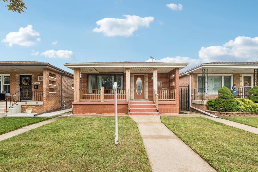 Unit for sale at 10513 S Avenue E, Chicago, IL 60617