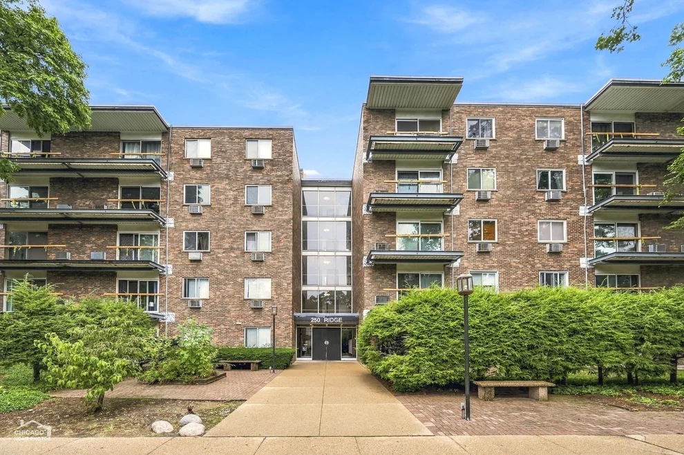 Unit for sale at 250 Ridge Avenue, Evanston, IL 60202