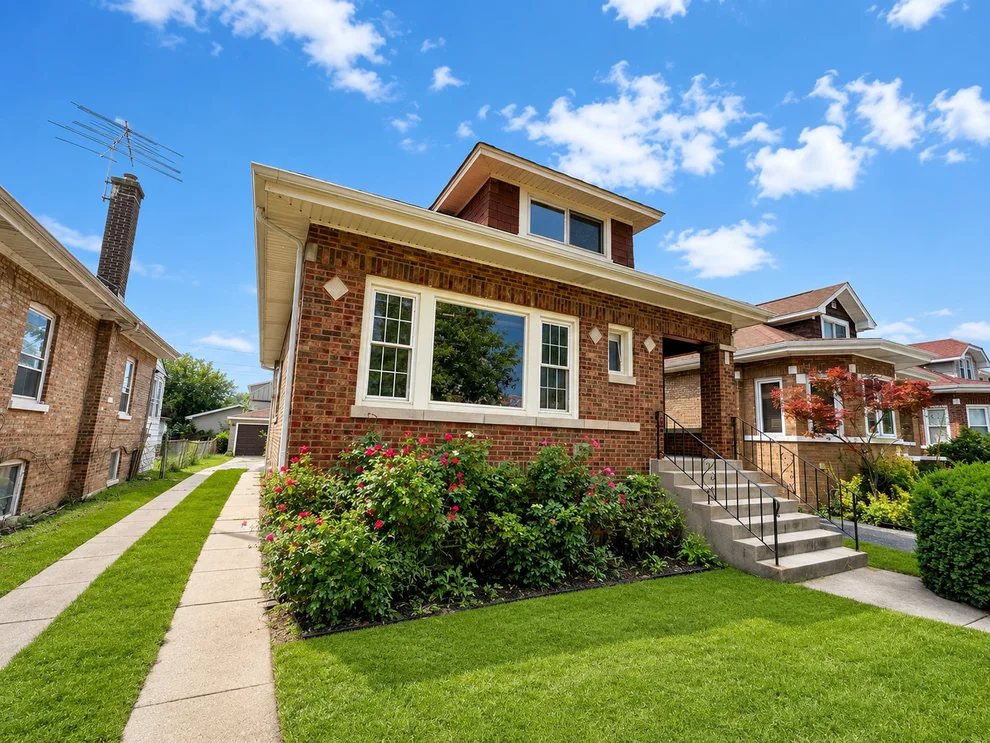 Unit for sale at 2010 S 11th Avenue, Maywood, IL 60153